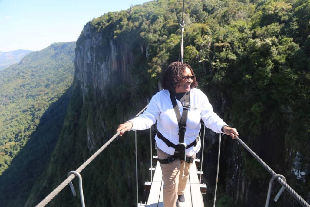 Mupfumira to take Chinese tourists to Mtarazi Falls